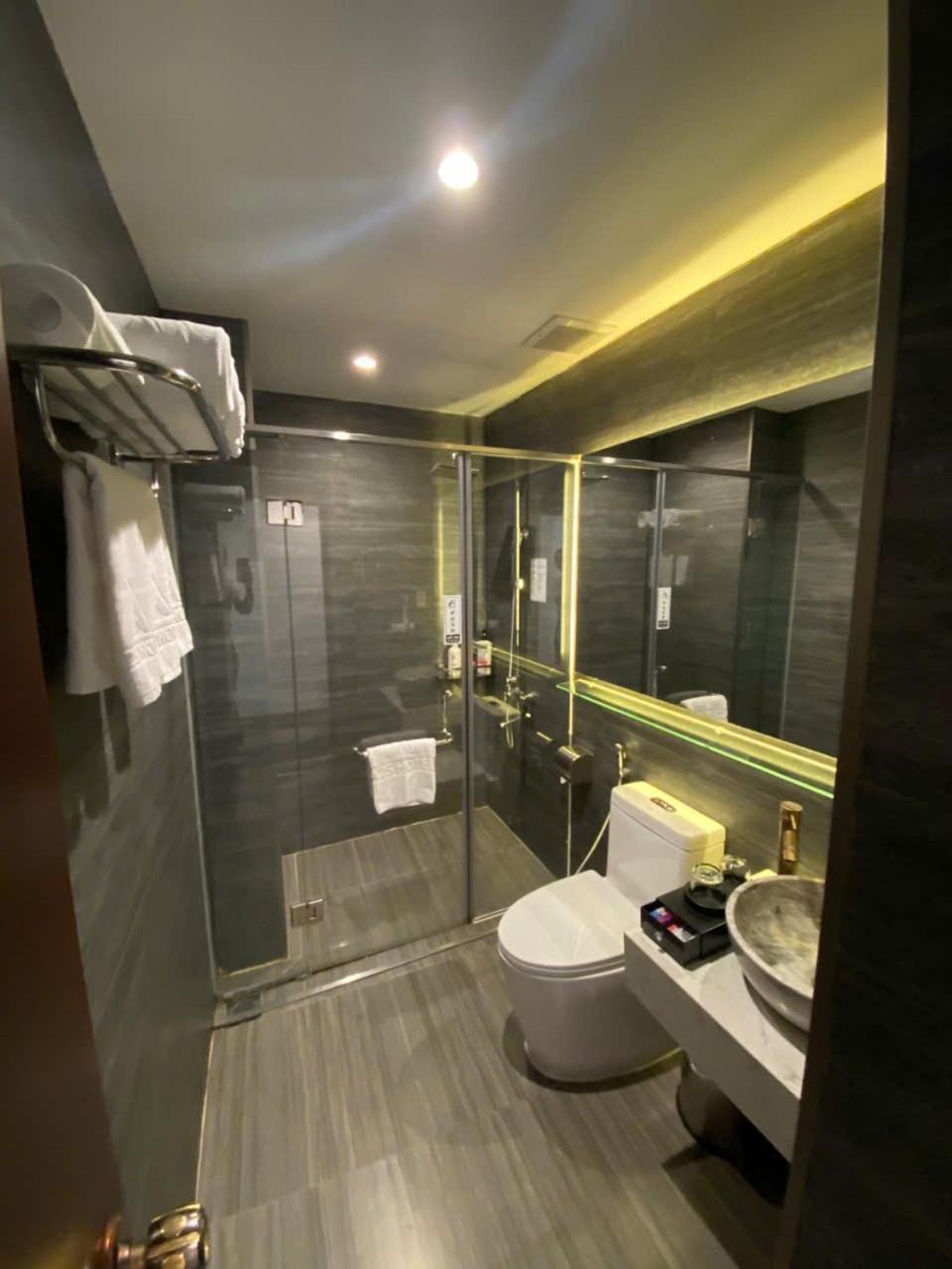 A25 Hotel - 14 Ho Huan Nghiep Хошимин Экстерьер фото